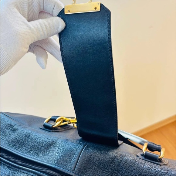 Gucci Black Leather Duffel Bag with Gold Accents - Picture 6 of 16